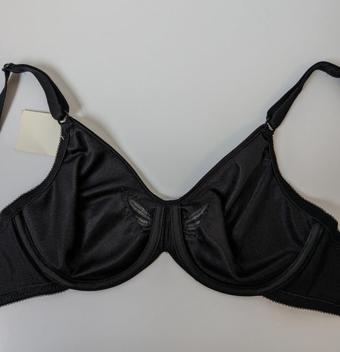 Bali, a seamless minimizer bra. Ideal in a simple black color. Style 3364.