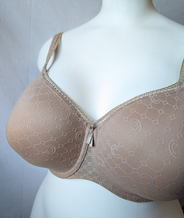 Chantelle C Chic, a great tshirt bra. Style 3581. Color Beige.
