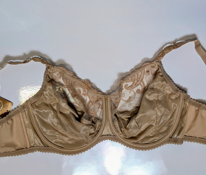 Chantelle Cachemire, a plus size full cup bra. Color Beige. Style 3371. Inside view.