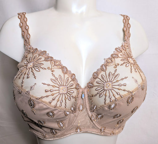 Chantelle Vendome, a great bra for the large bust. Style and comfort. Style 1908. Color Beige.