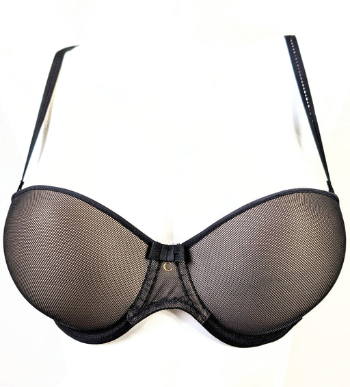Chantelle Vous Et Moi, a versatile strapless bra. Wear it with or without straps. Color Black. Style 2136.