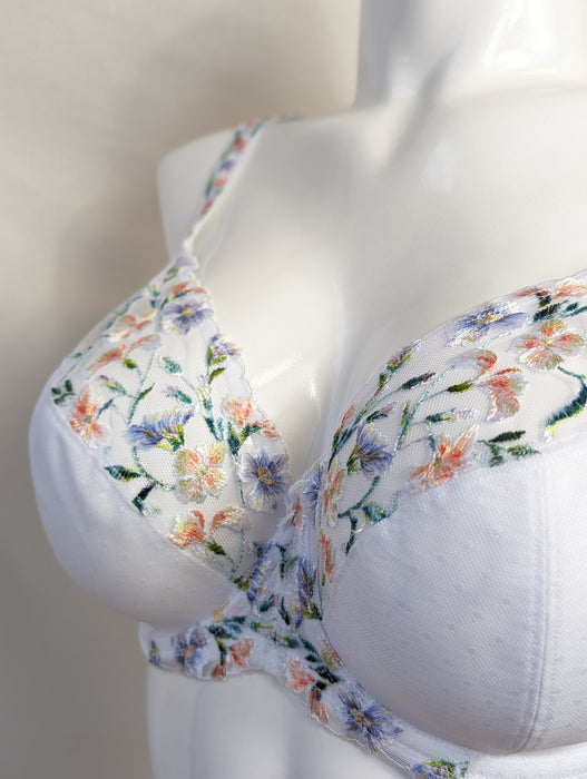 Fantasie Aurelia, a great full cup bra with side support. Style FL101001. Color White.