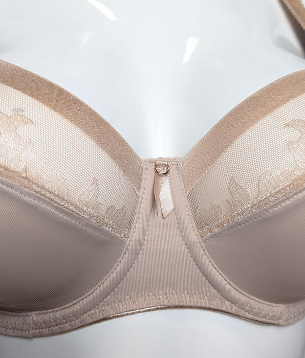 Fantasie Illusion side support bra in beige on a mannequin. Style FL2982. Gore view.