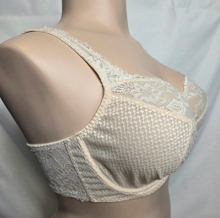 Fit Fully Yours Serena Lace | B2761 Full Cup