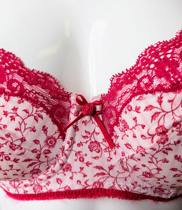 Freya Antoinette, a fun balcony bra. Color Fondant. Style AA3924. Gore view.