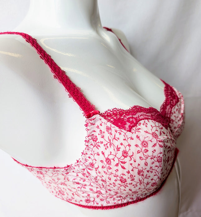 Freya Antoinette, a fun balcony bra. Color Fondant. Style AA3924. Side view.