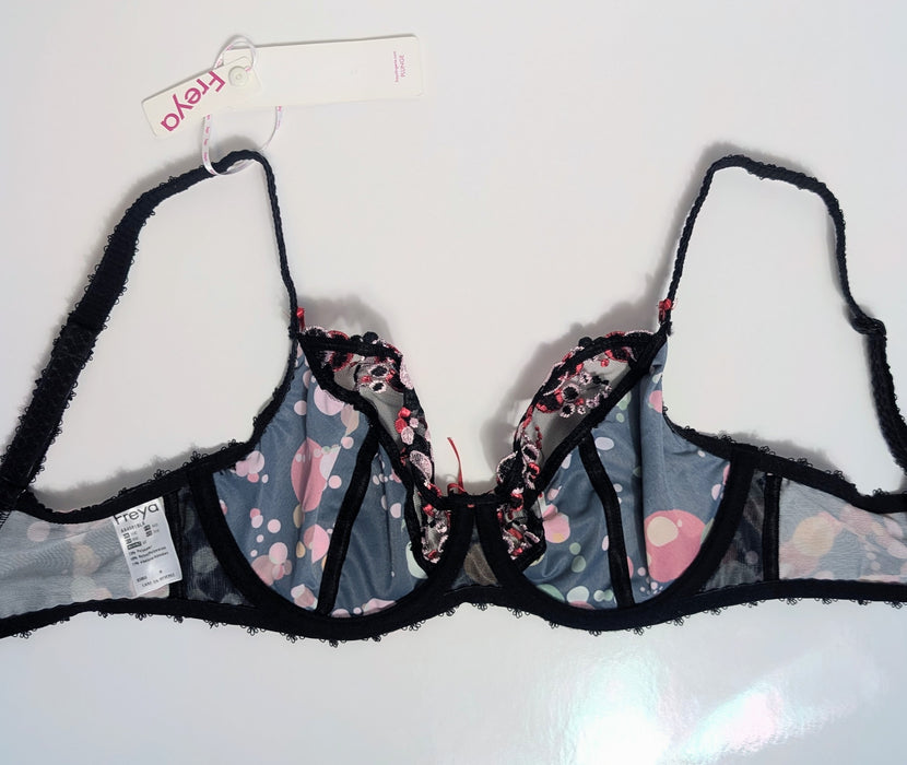 Freya Frankie | AA4581 Plunge