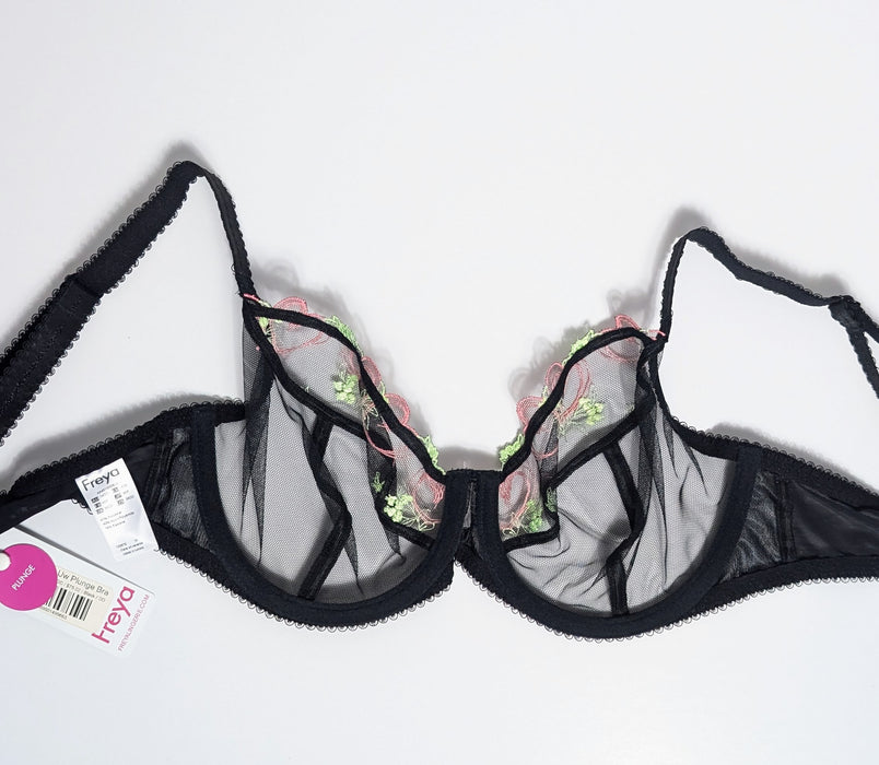 Freya Loveland | AA401002 Plunge