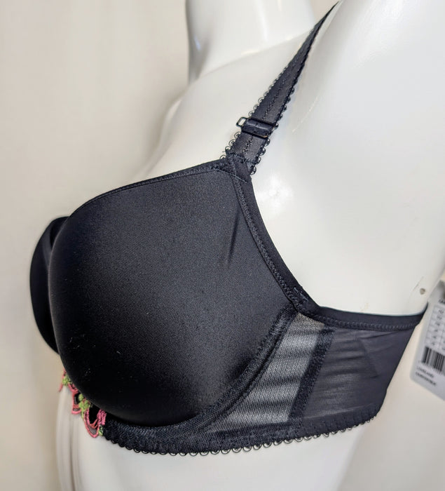 Freya Loveland bra in black, plunge bra on a mannequin. Style AA401031. Side view.