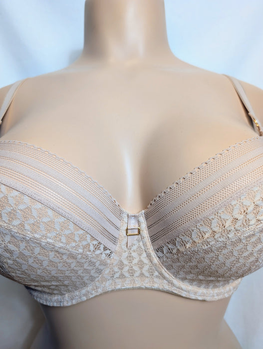 Beige Freya bra, Viva, on a mannequin against a white background. Style AA5641. Gore view.