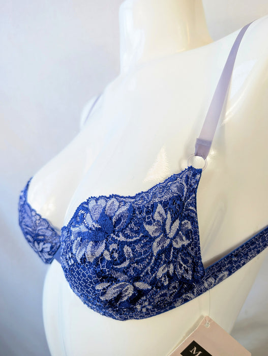 La Perla Picadilly, a beautiful bra on sale. Color Cobalt. Style 900145. Side view.