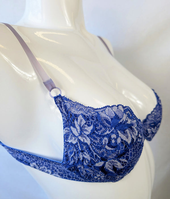 La Perla Picadilly, a beautiful bra on sale. Color Cobalt. Style 900145. Side view.