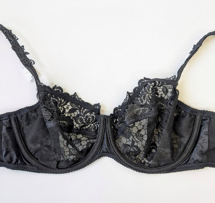 Lise Charmel Precieux Petales, a beautiful luxury bra on sale. Color Black. Style BCC3068. Inside view.