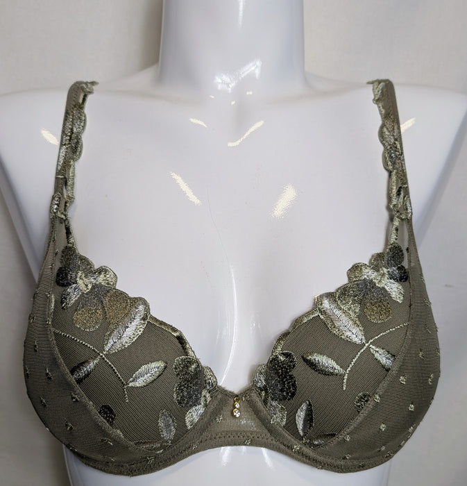 Marie Jo Agnes | 0102597 Plunge