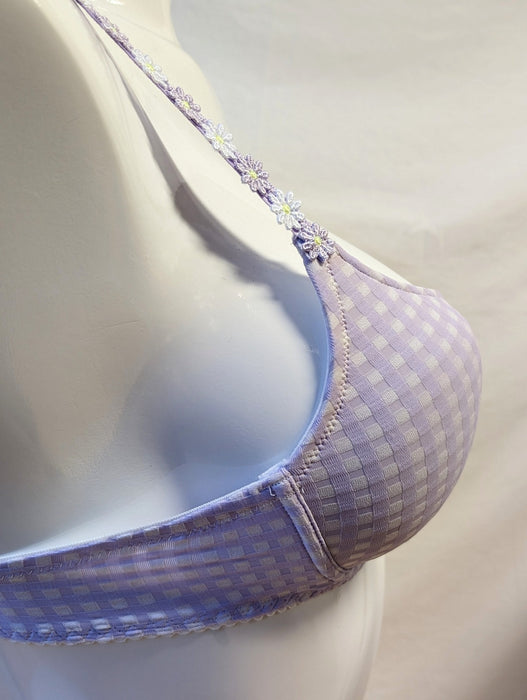 A customer favorite with a famous checkered pattern, the Marie Jo Avero tshirt bra is one of the best. On sale. Color Tiny Iris. Style 0100416.