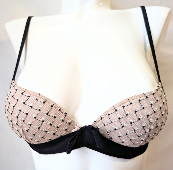 Marie Jo Botan | 0121767 Pushup