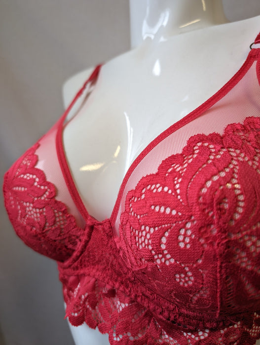 Marie Jo Elis, a longline plunge bra made with comfortable, soft fabrics. Front view. Color Spicy Berry. Style 0102500.