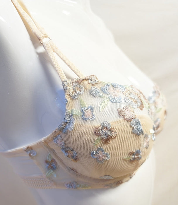 Marie Jo Nathy, a feminine fun balconette bra with demi cups. Color Pearled Ivory. Style 0102485.