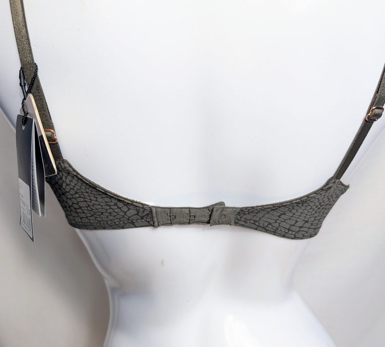 Marie Jo William | 0122026 Pushup