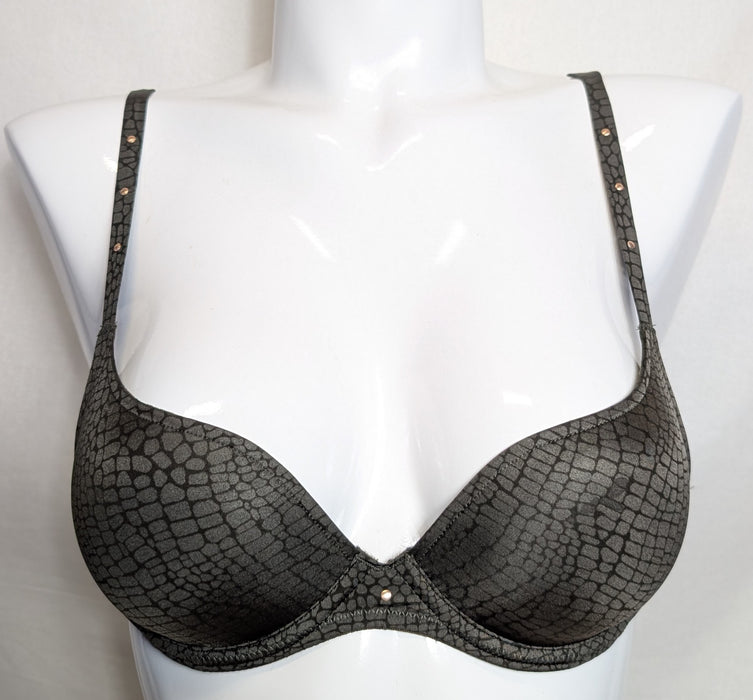 Marie Jo William | 0122026 Pushup