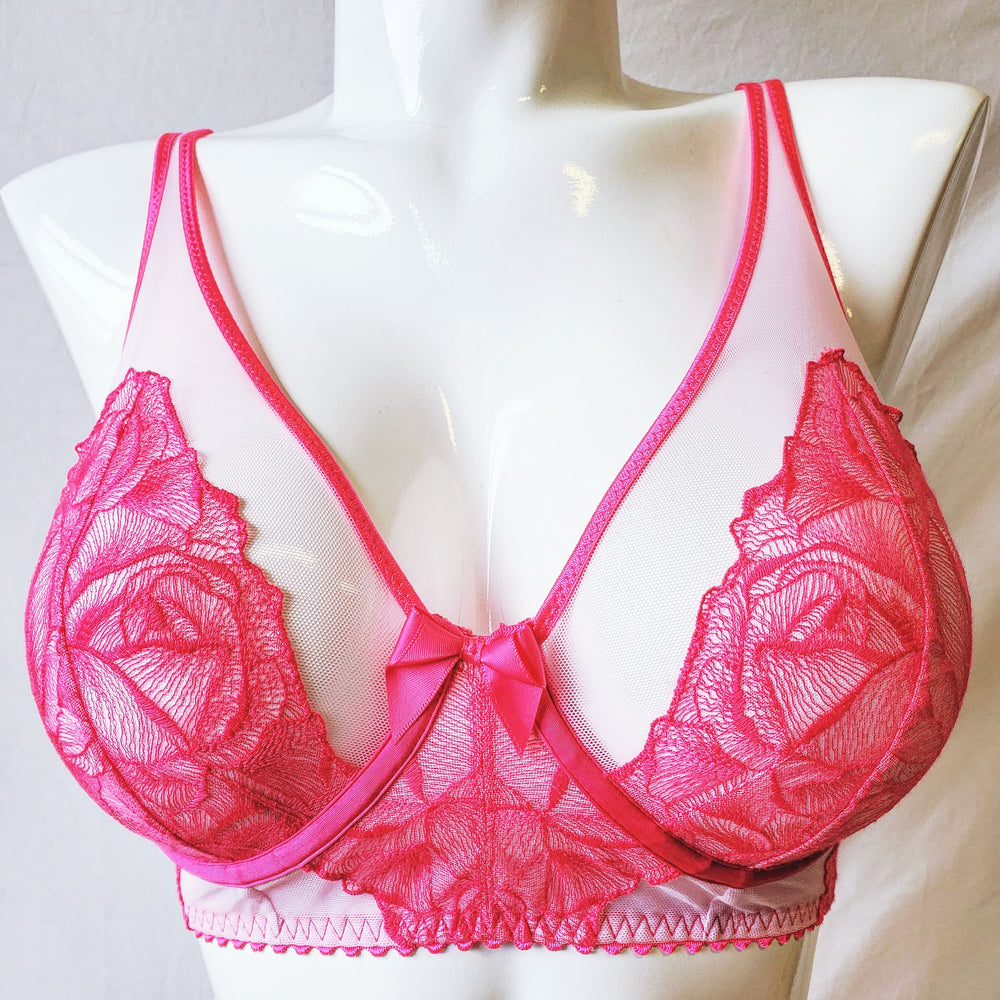 Prima Donna Belgravia, a longline bra with a plunge front. Comfort and support. Color Blogger Pink. Style 0163224.