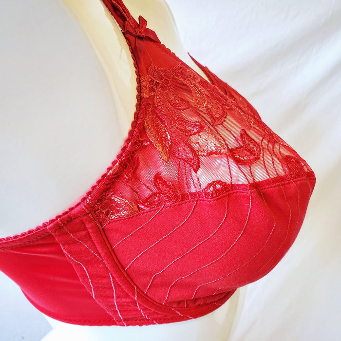 Prima Donna Deauville, a full cup, full coverage bra. One of the best bras there is. Color Scarlet. Style 0161816.