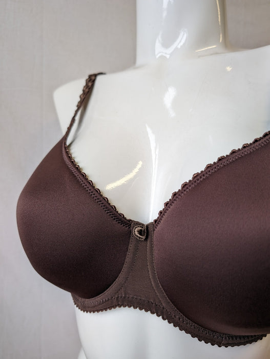 Prima Donna Every Woman, a tshirt spacer bra on sale. Color Ebony. Style 0163116.