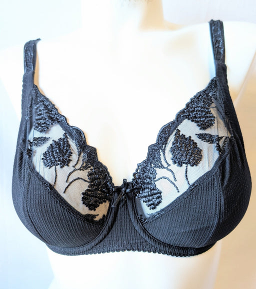 This full cup Prima Donna bra is an amazing everyday bra. Multi-part cups, premium comfort, and unmatched support. Color Black. Style 0163001.
