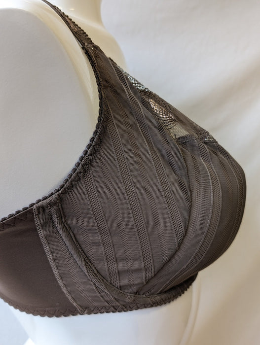 Prima Donna Lausanne, a beautiful full cup bra. Color Golden Shadow. Style 0163270.