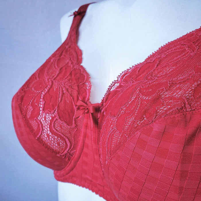 An amazing full cup bra from Prima Donna. Madison, a perennial best seller with amazing support and comfort. Color Scarlett. Style 0162120 / 0162121