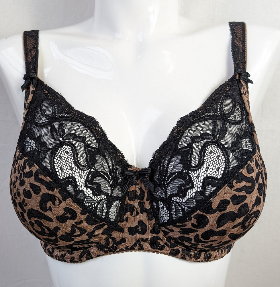 A best selling Prima Donna bra for a reason, this full cup bra called Madison does it all. Support, shape, and comfort. A great everyday bra. Color Bronze. Style 0162121.