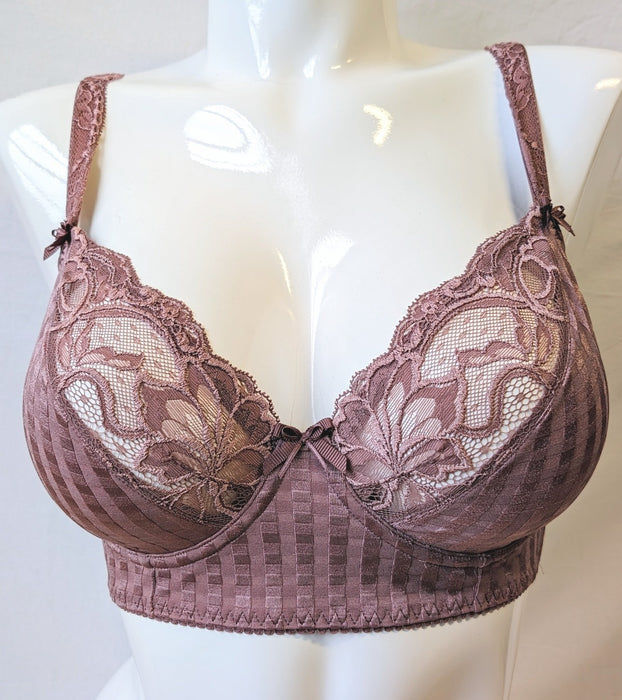 Prima Donna Madison in a longline. A plunge balcony bra with lots of style. All day comfort. Style 0262126. Color Satin Taupe.