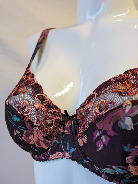 Prima Donna Sevas, a full cup bra. Excels at comfort and hold. Color Aubergine. Style 0163280.