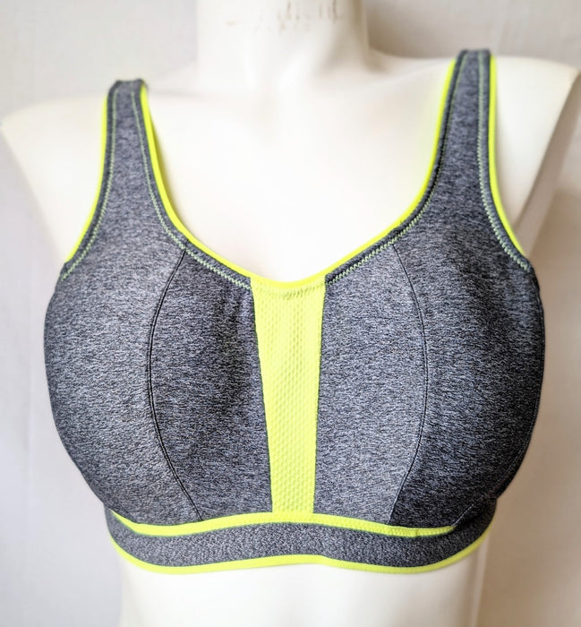 Prima Donna sports bra, The Sweater. Lightly padded, molded cups. Color Cosmic Grey. Style 6000116.