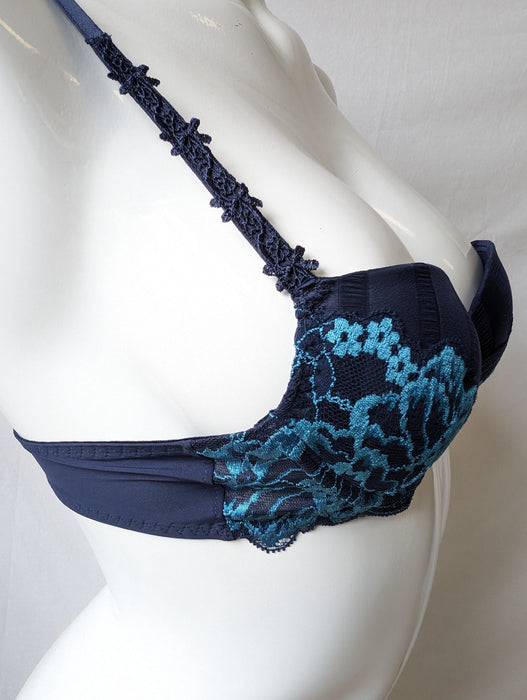 Simone Perele Amour, a great pushup bra for amazing cleavage. Style 13R340. Color Navy.