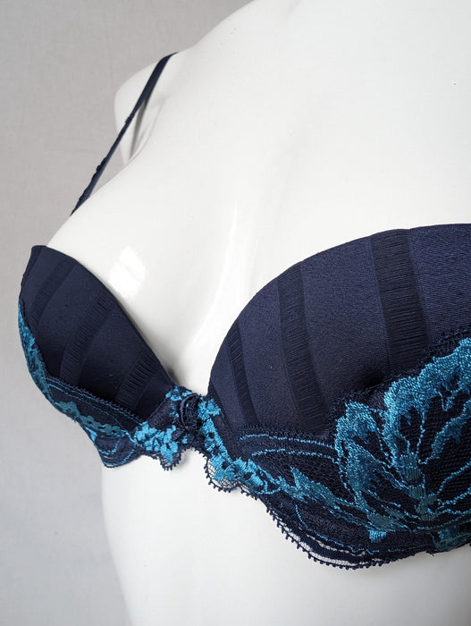 Simone Perele Amour, a great pushup bra for amazing cleavage. Style 13R340. Color Navy.