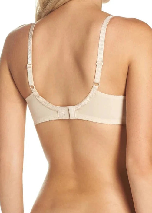 Wacoal La Femme, a perfect tshirt bra for everyday. Color Beige. Style 853117.