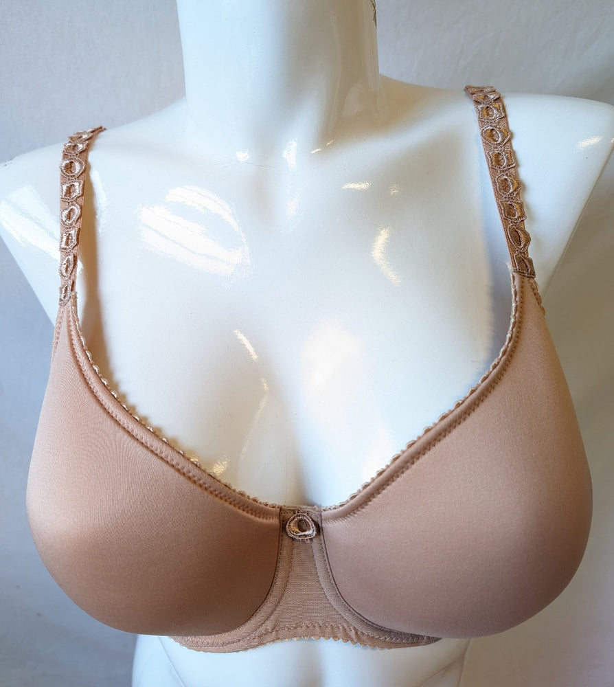 Prima Donna Every Woman, a beautiful spacer tshirt bra. On sale. Color Light Tan. Style 0163116.