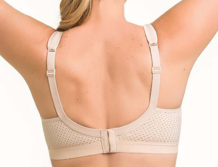 Anita Momentum, a wireless sports bra that offers premium support. Color Beige. Style 5529.