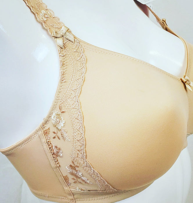 This comfortable Rosa Faia wireless bra is supportive and well designed. From parent company Anita, this bra Ella is an ideal everyday piece. Color Beige. Style 5625.