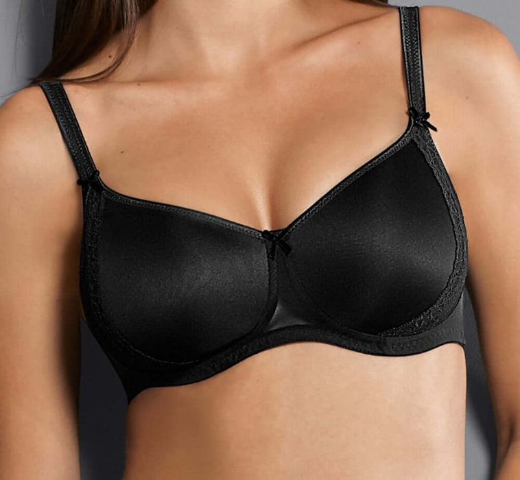 Anita Lace Rose, a wireless, classic tshirt style bra with great shape and smooth lines. Color black. Style 5618.