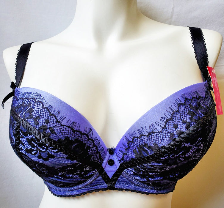 Ewa Michalak a soft, padded, plunge bra. Nununu, a great plus size bra. Color Violet. Style 1200.