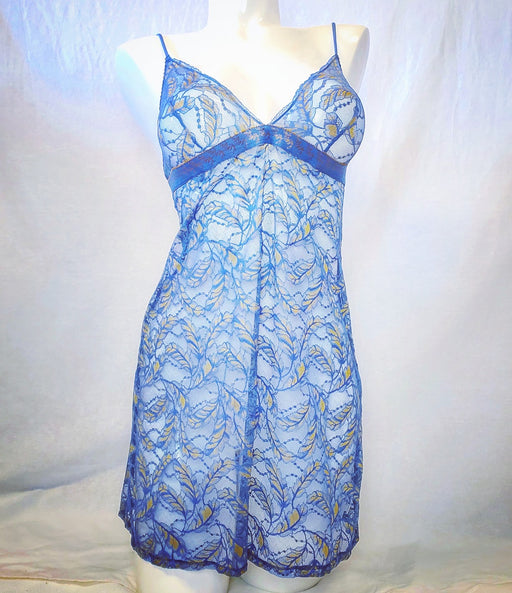 This lace nighty chemise from Lou, Wonderful Flight, is a wonderful lace piece. Color Bleu. Style NC252.