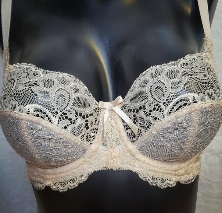 Panache Andorra, a full cup bra in an off-white pearl color. On sale. Style 5675.