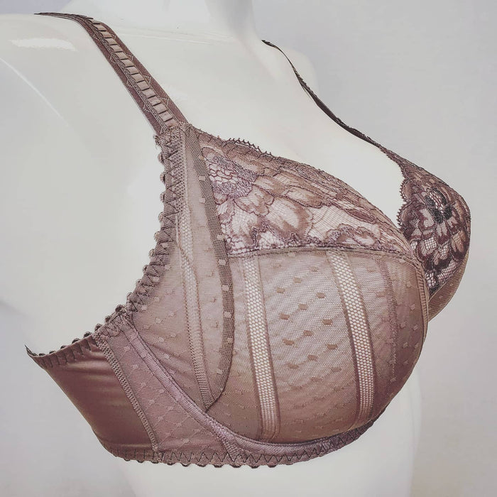 Prima Donna Couture, a full cup bra. Color Agate Grey. Style 0162581.