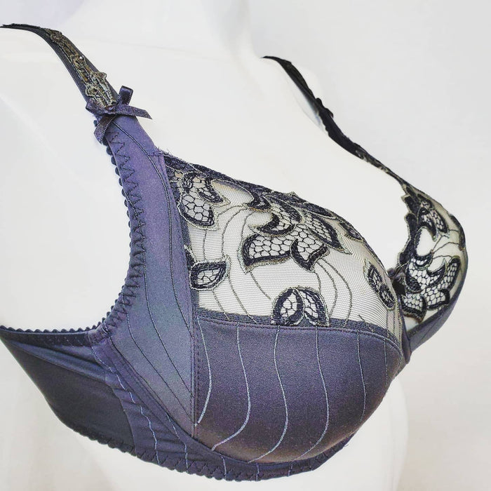 Prima Donna Deauville, a full cup bra for plus size women. Color Winter Grey. Style 0161810.