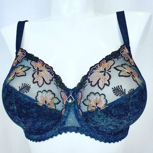 A hard to find Prima Donna bra, Wild Flower is a full cup bra with great support and fit. Color Night Grey. Style 0163130.