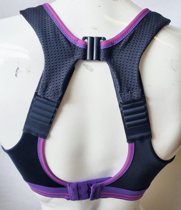 Shock Absorber Run bra, an ideal sports bra for the runner. Color Black Purple. Style B5044.