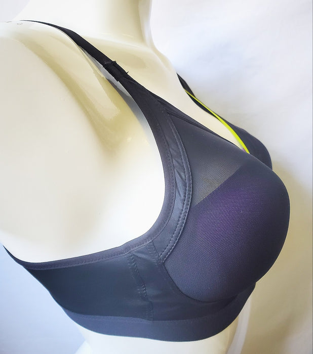 Shock Absorber wireless sports bra. Color Black. Style S015F.