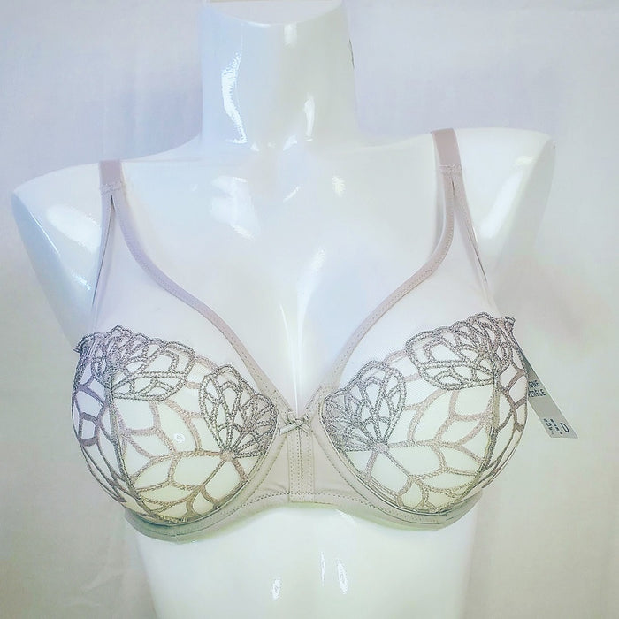 A full cup Simone Perele bra on sale, Java, made of a beautiful sheer lace with beautiful embroidery. Color Linen. Style 12G319.
